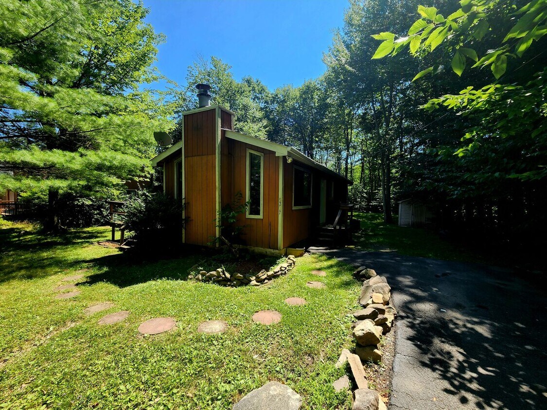 272 Coach Rd, Tobyhanna, PA 18466 House Rental in Tobyhanna, PA