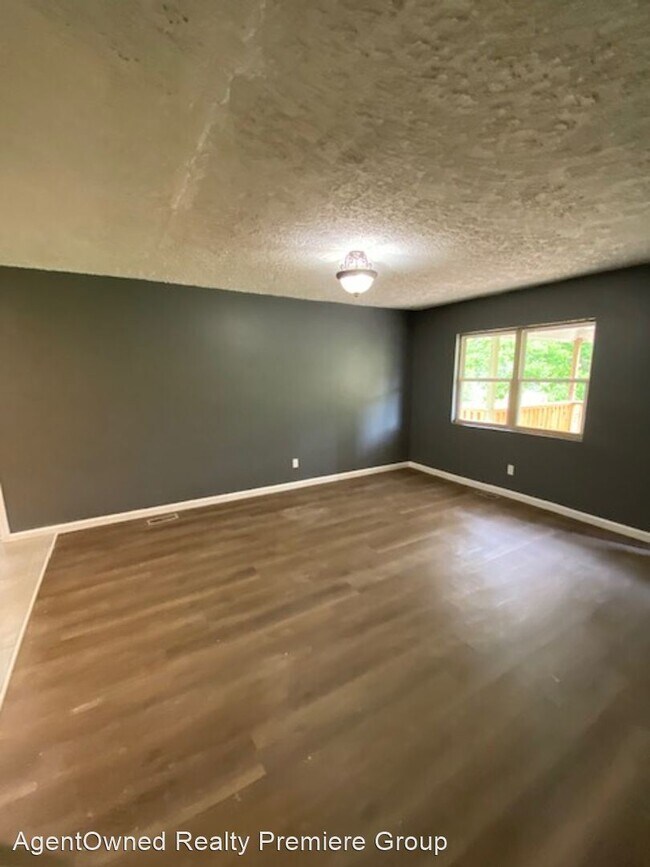 Foto del edificio - 3 br, 2 bath House - 1612 Givhans Rd.