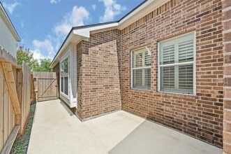 Building Photo - 8618 E Highlands Crossing