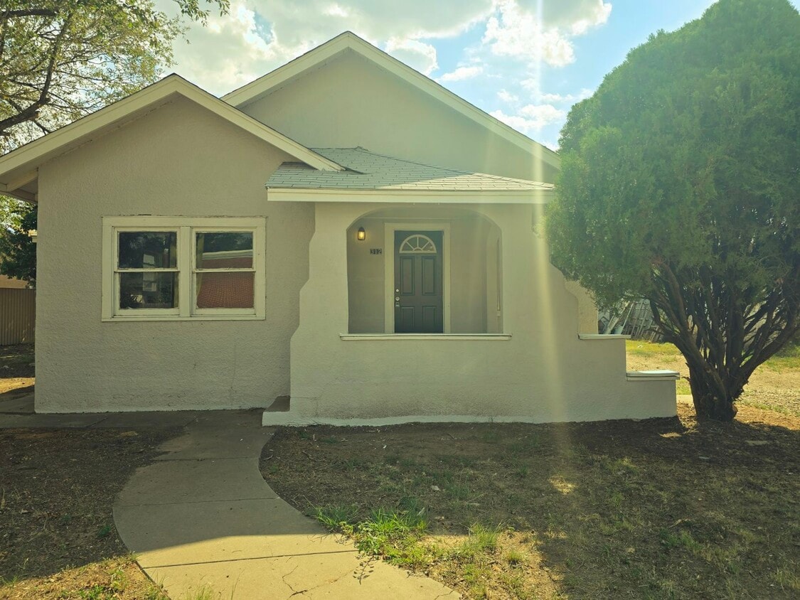 Primary Photo - 312 S Avenue B