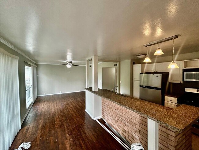 Foto del edificio - 2210 Brun St