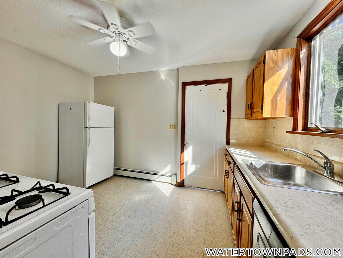 Foto principal - 137 Hillside Rd