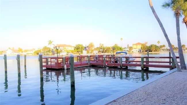 Foto del edificio - 6161 Gulf Winds Dr