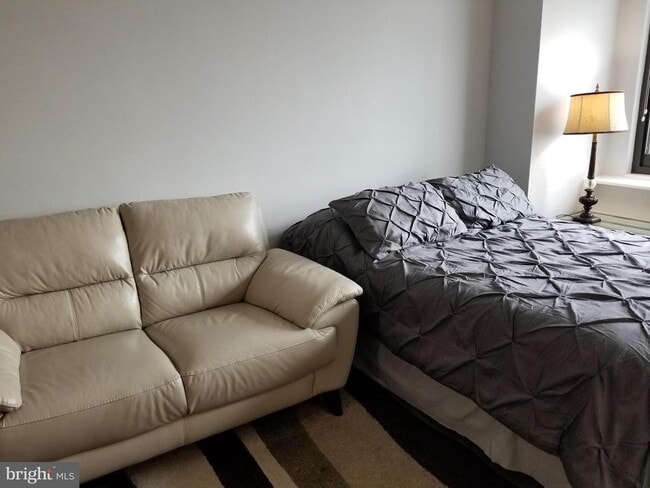 Building Photo - 1021 Arlington Blvd