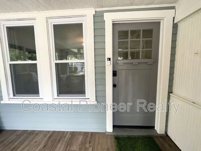 Photo - 115 W Plymouth St Apartment