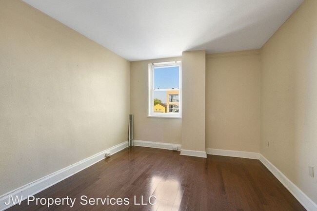 Building Photo - 1205 Saint Charles Ave