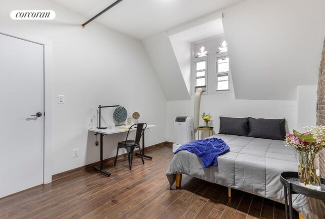 Building Photo - 47 E 129th St