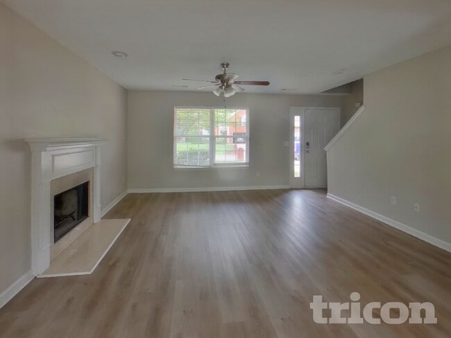 Building Photo - 4028 Deer Run Trce