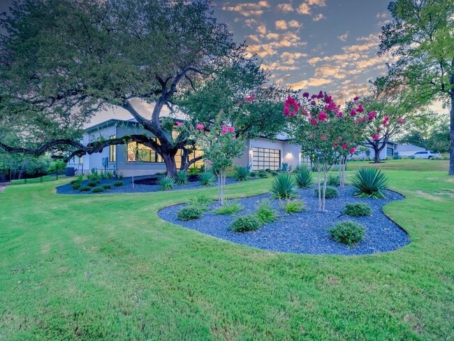 Building Photo - 832 Cypress Grove Dr