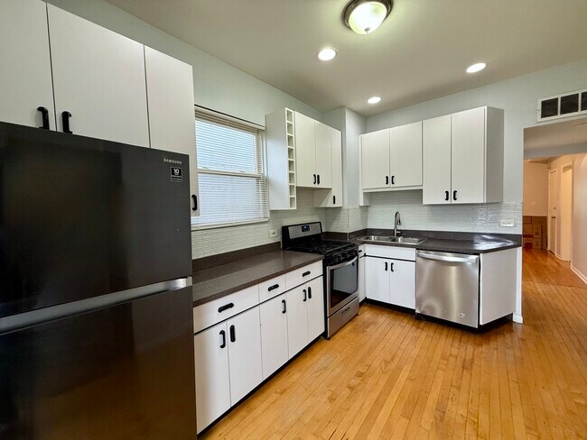 Foto del edificio - 937 N Ashland Ave