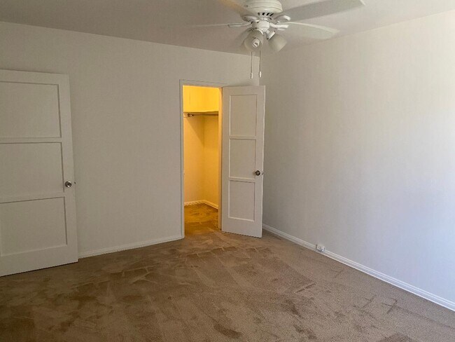 Building Photo - 3732 Carmona Ave