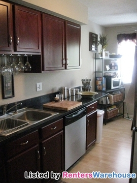 Building Photo - 2730 Rosalyn Ct