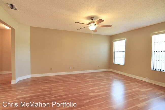 Building Photo - 4 br, 2 bath House - 487 Carrigan Ave
