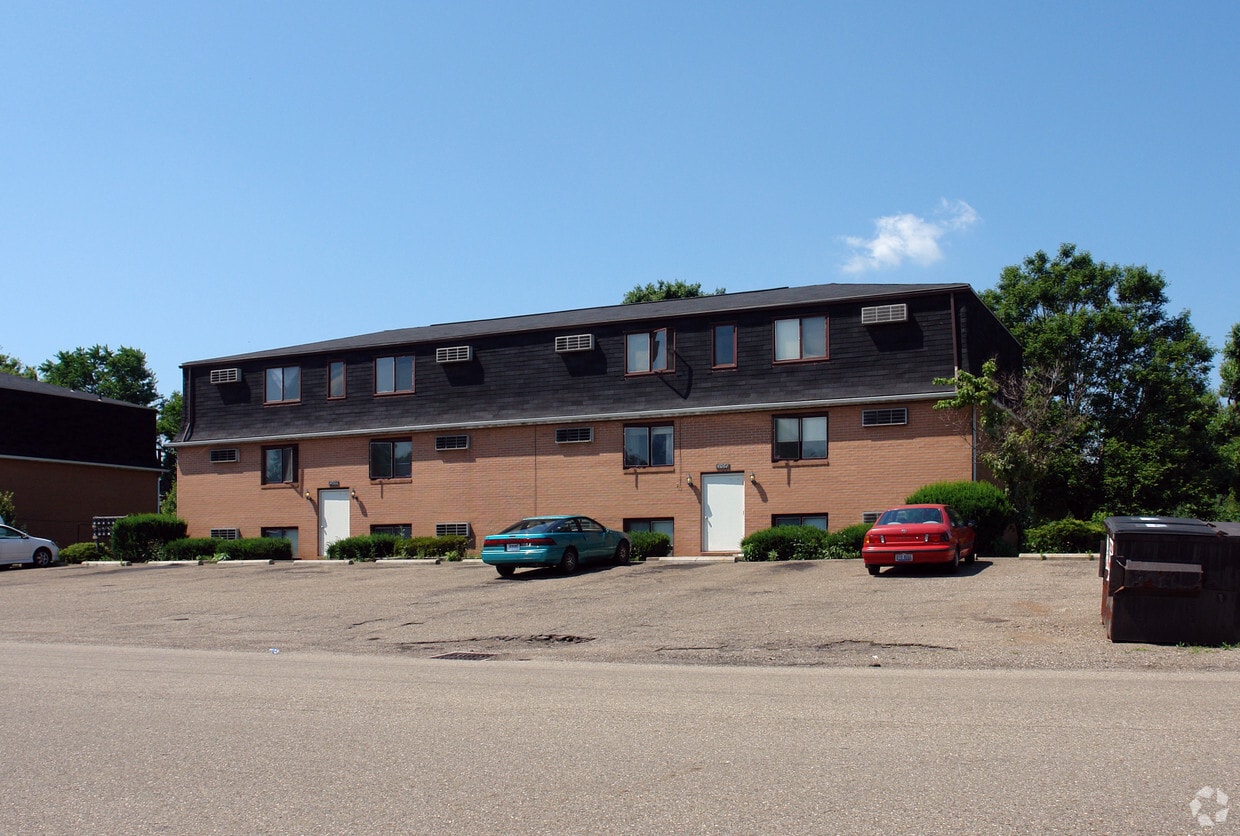 4061 Orchard Dale Dr NW, Canton, OH 44709 Apartments in Canton, OH