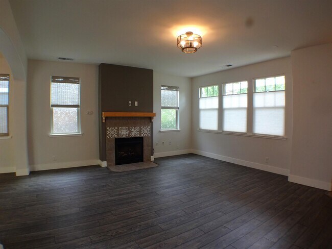 Foto del edificio - 76 River Wood Loop