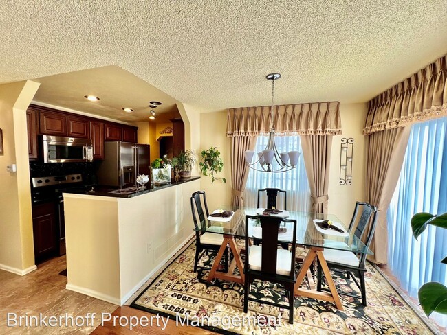 Building Photo - 3 br, 1.5 bath House - 3054 S Uravan St