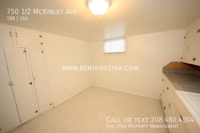 Foto del edificio - 750 1/2 McKinley Ave
