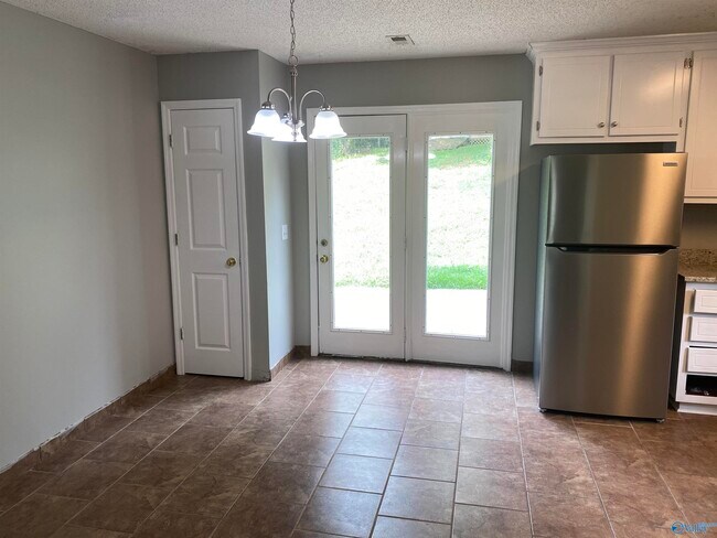 Foto del edificio - 208 Shadowbrook Ln NE