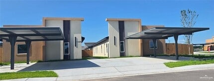 Building Photo - 12 Brookside Bend St