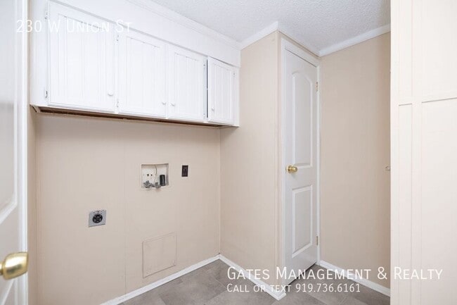 Photo - 230 W Union St House