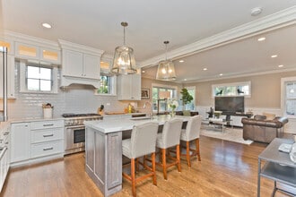 Building Photo - 4753 N Hamilton Ave