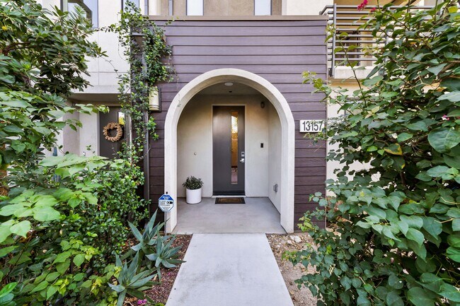 Building Photo - 13157 W Lumina Way