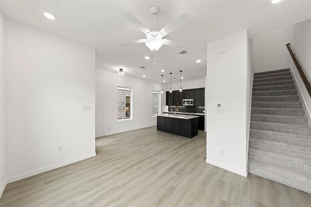 Foto del edificio - 713 Kerrville Ln