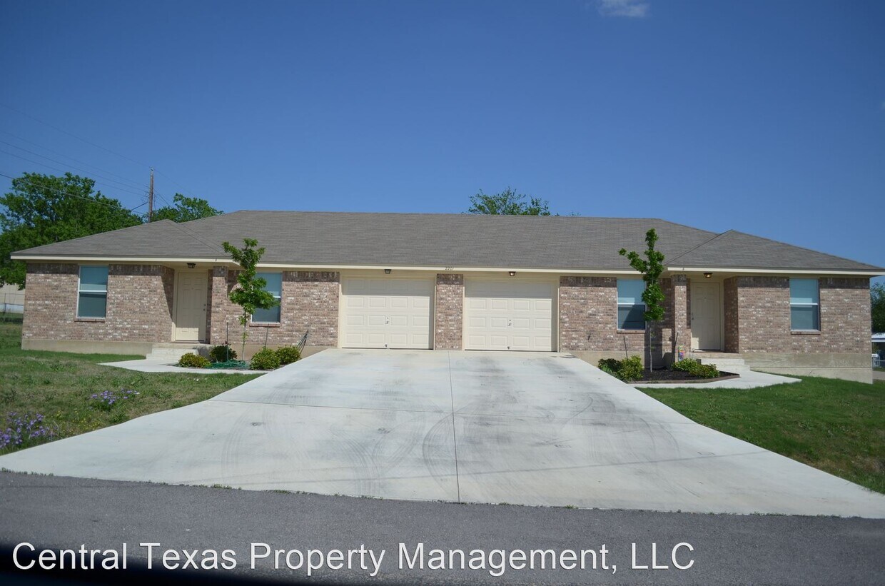 Primary Photo - 2201 Wildewood Dr
