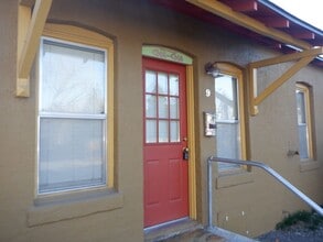 Building Photo - 306 NW Harriman St