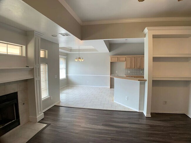 Foto del edificio - Spacious 4-Bedroom Home | Fenced Yard & 2-Car Garage