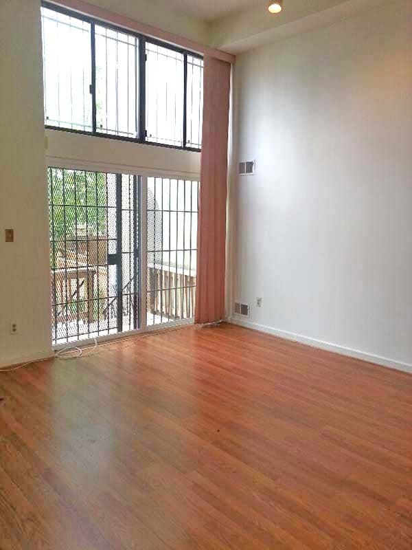Building Photo - 412 15th St SE