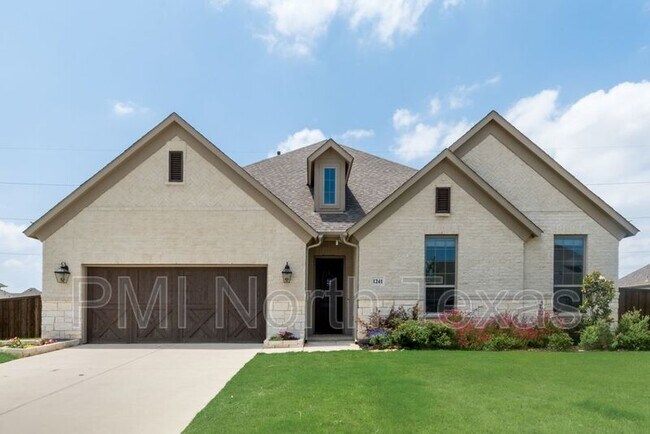 Building Photo - 1241 Castle Dr