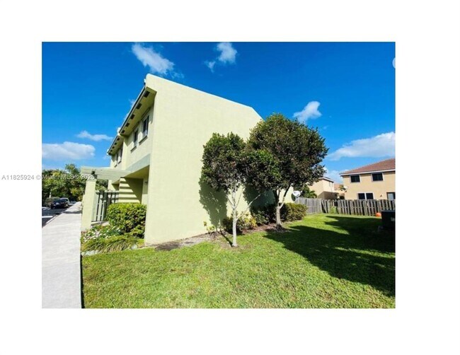 Foto del edificio - 20437 NW 15th Ave