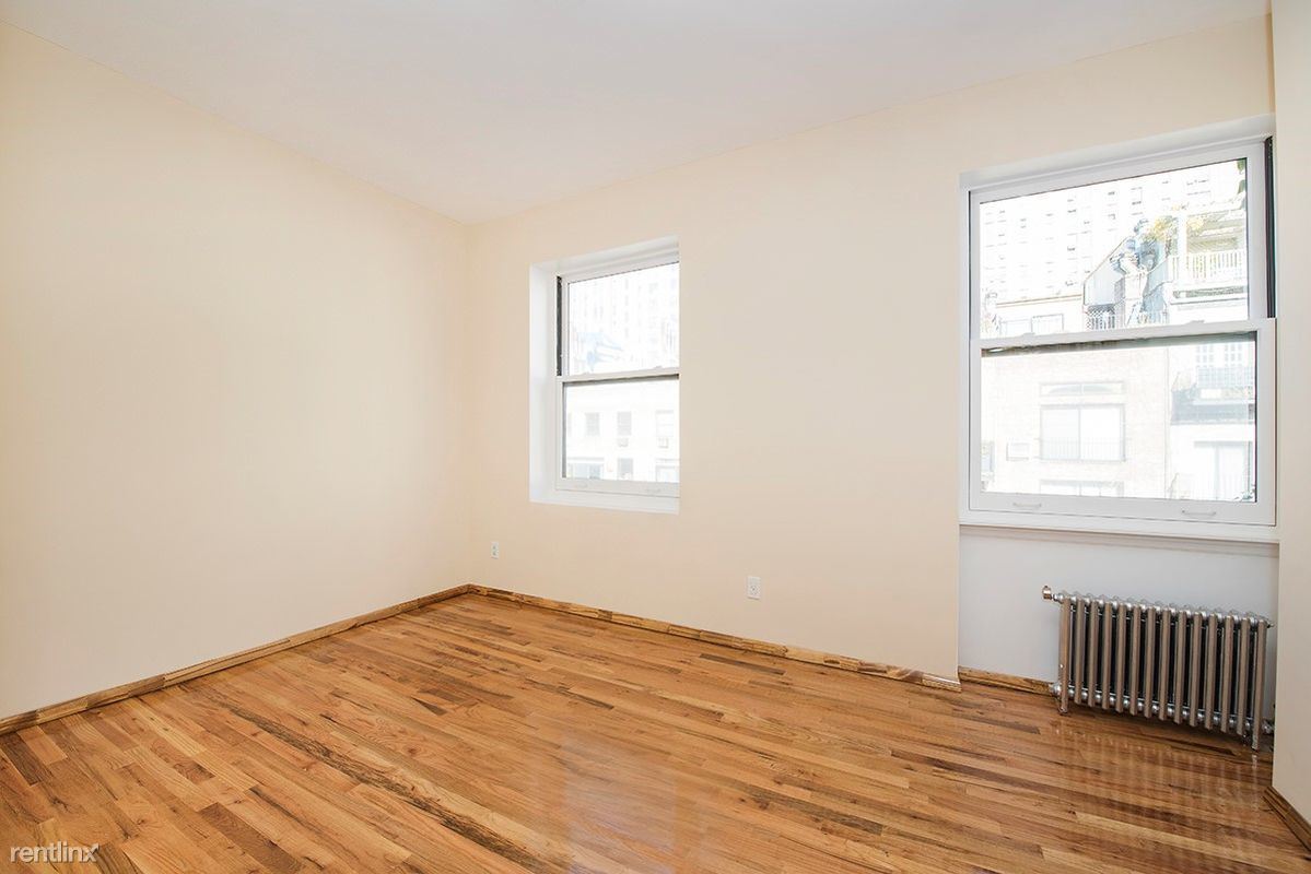 Primary Photo - 244 W 16th St