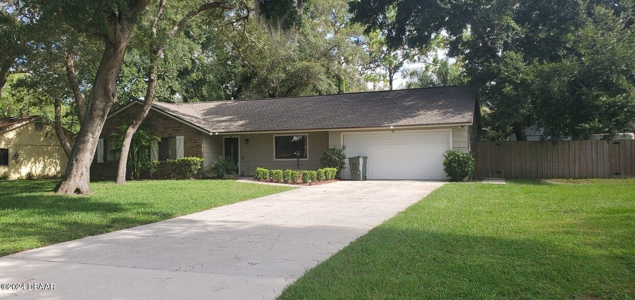 Foto principal - 95 Hidden Hills Dr
