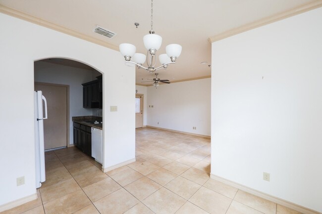 Building Photo - 10510 Sandia Dr