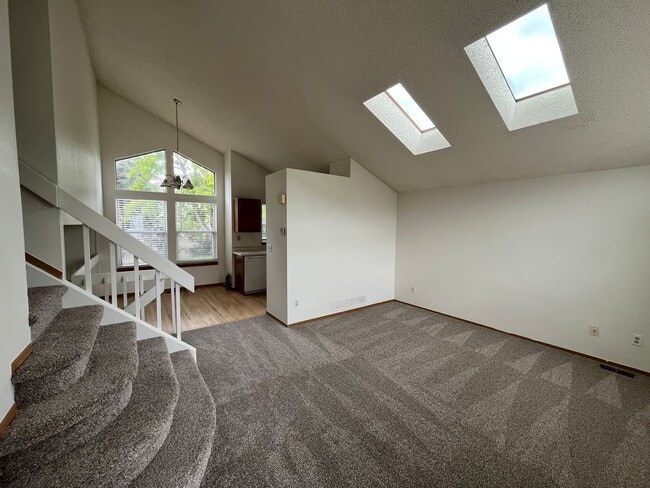 Building Photo - Don't miss the opportunity to call this in...