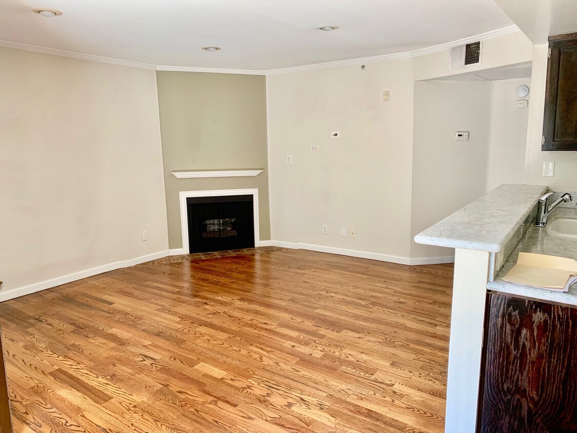 1118 E Palmer Ave, Glendale, CA 91205 Condo for Rent in Glendale, CA