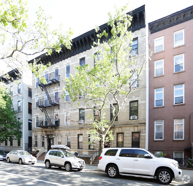 Building Photo - 269 Union St