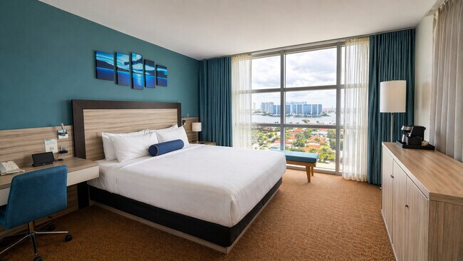 Foto del edificio - 18683 Collins Ave