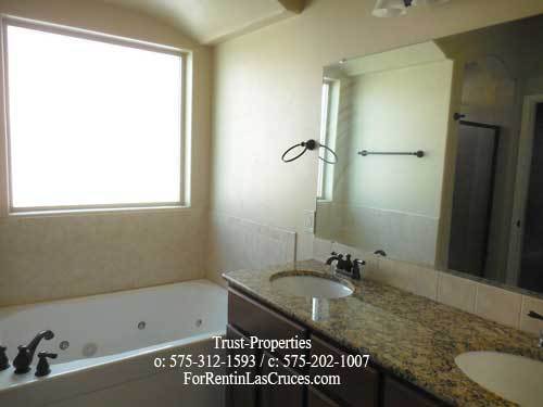 Foto del edificio - Great 3/2 off Sonoma Ranch / Los Colinas Area