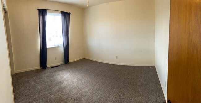 Building Photo - 2043 White Ave