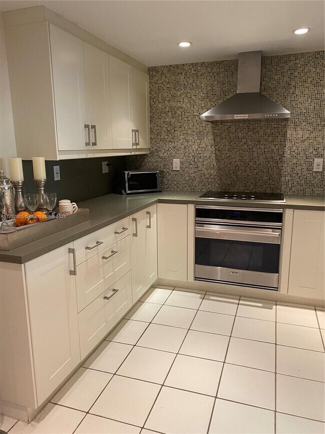 Building Photo - 151 Crandon Blvd