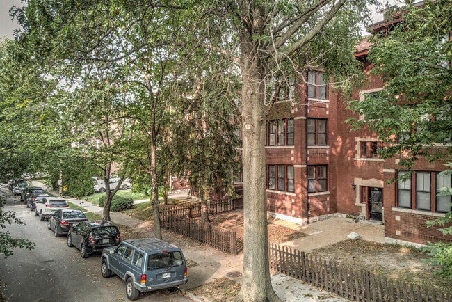 Building Photo - 1722 Waverly Pl
