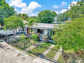 Building Photo - 6432 NE 1st Ct