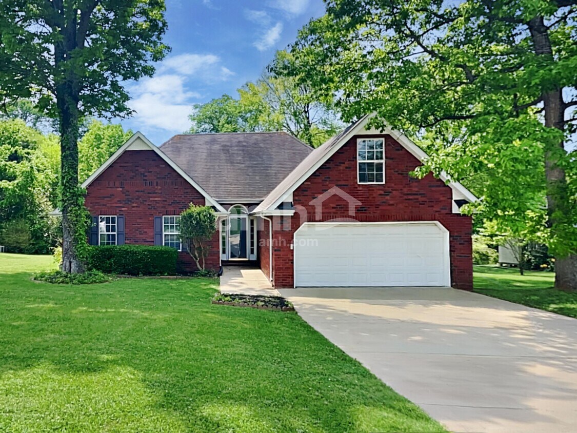 1578 Laurel Ledge Drive House Rental in La Vergne, TN