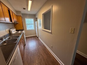 Building Photo - 2504 Avent Ferry Rd