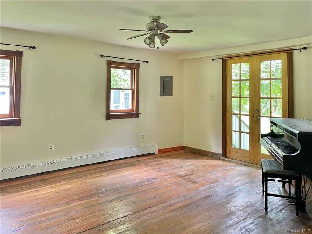 Primary Photo - 300 Budd Rd