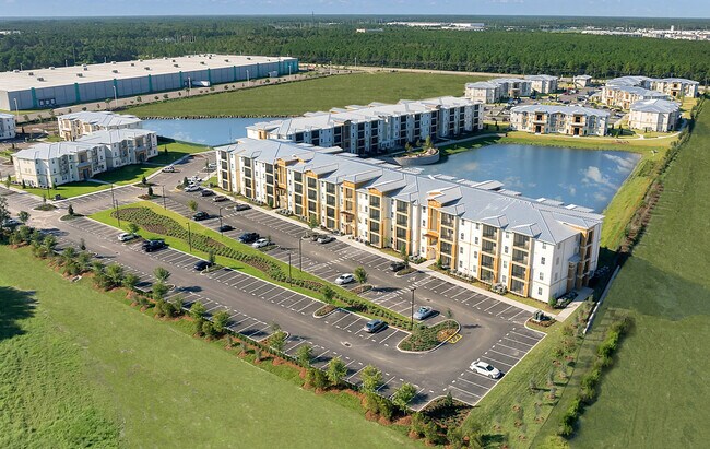 Foto del edificio - Clyde Morris Senior Living Apartments