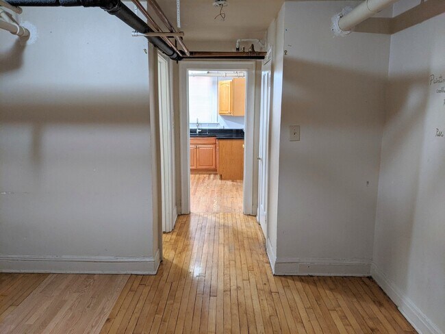 Building Photo - 1452 Oak Ave